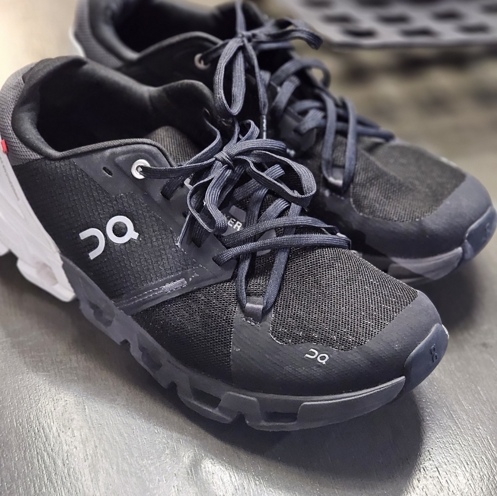 On cloud Cloudflyer 4 running shoes